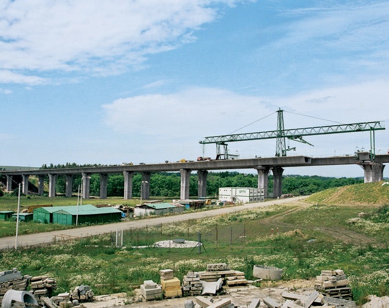 Brücke über den Fluss Úhlava - Teil der Autobahn-Umfahrung